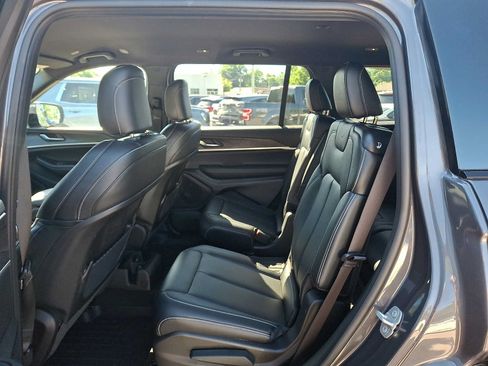 Used 2025 Jeep Grand Cherokee L Limited w/ MOPAR Finishing Package AWD/4WD image 10