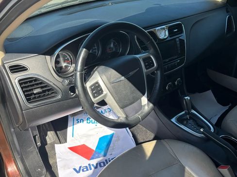 Used 2012 Chrysler 200 Limited FWD image 11