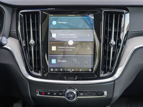 New 2025 Volvo V60 B5 Cross Country Ultra w/ Protection Package Premier image 16