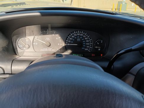 Used 2000 Dodge Caravan SE image 25