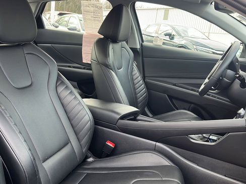 Certified 2024 Hyundai Elantra Limited image 11