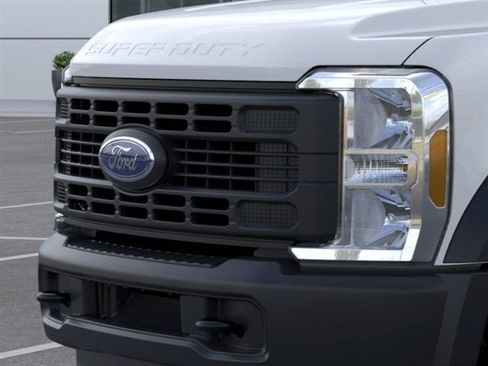 New 2026 Ford F550 4x4 Crew Cab image 17