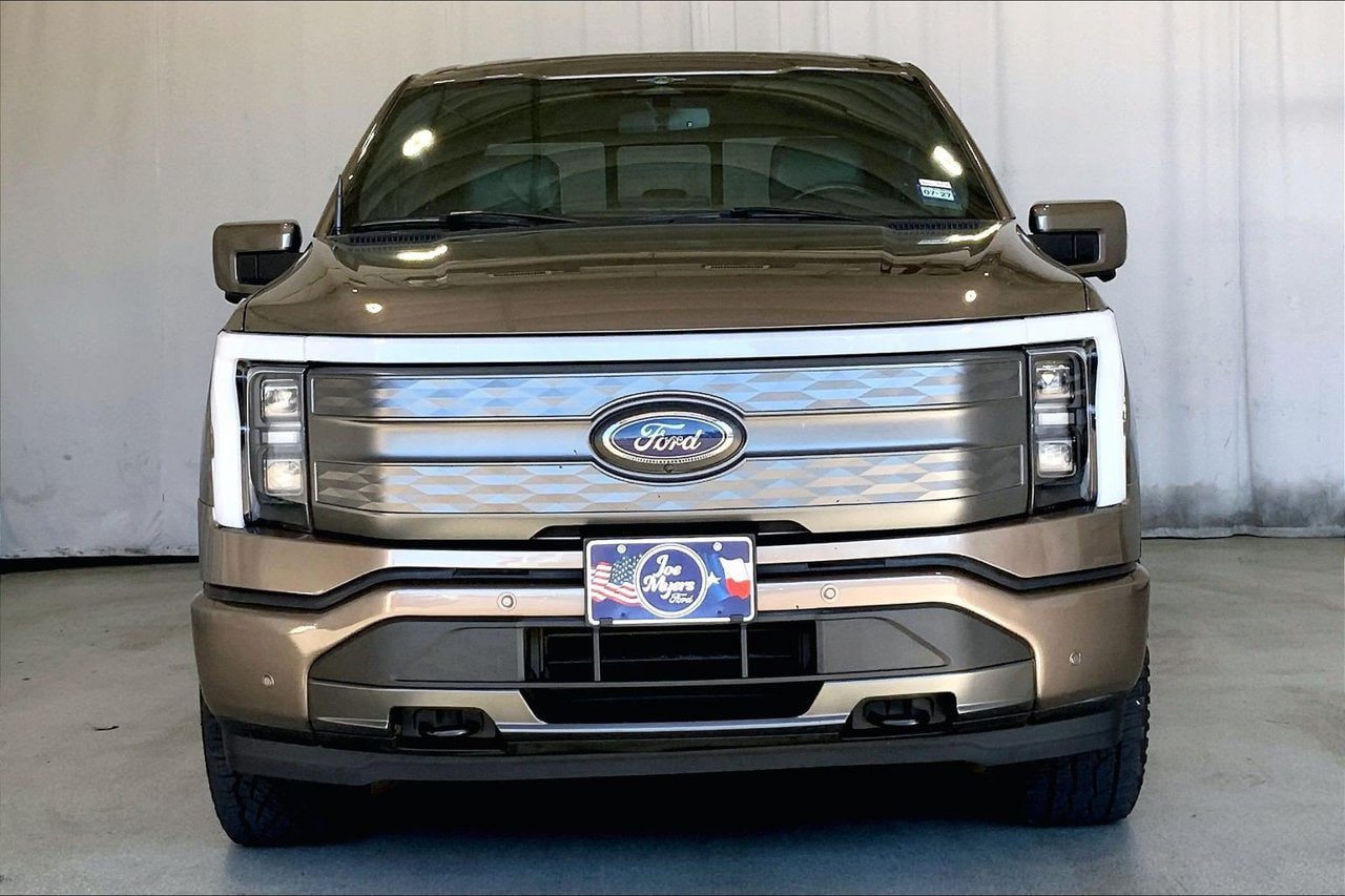 Used 2023 Ford F150 Lightning Lariat w/ Max Trailer Tow Package AWD/4WD image 3