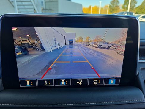 Used 2021 GMC Yukon SLT w/ SLT Premium Package image 23