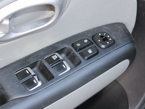 Used 2019 Kia Soul w/ Convenience Package image 19