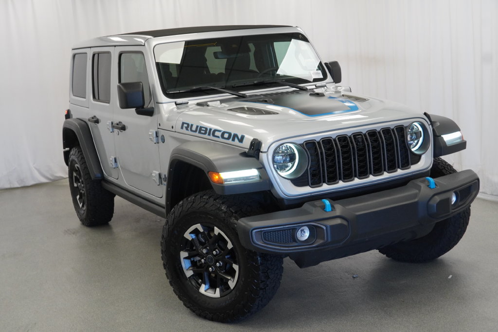 Used 2024 Jeep Wrangler Unlimited Rubicon 4xe w/ Technology Group AWD/4WD image 12