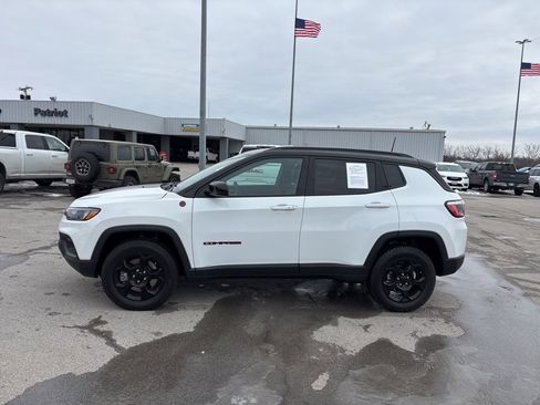 Used 2023 Jeep Compass Trailhawk image 6