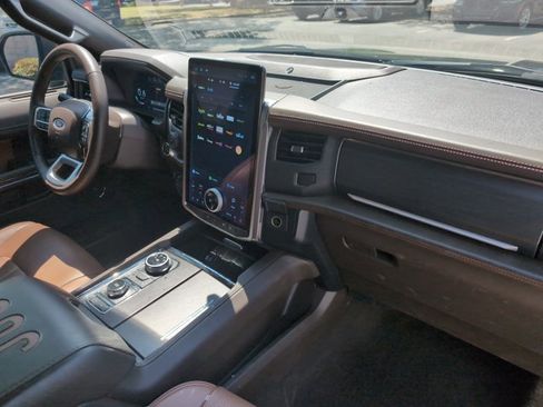 Used 2024 Ford Expedition King Ranch image 23