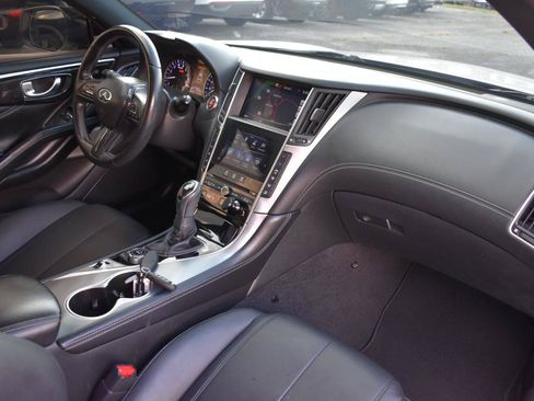 Used 2018 INFINITI Q60 3.0t Luxe w/ Sensory Package 3.0T Luxe RWD image 13