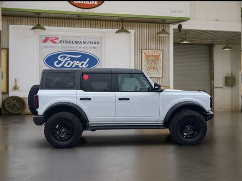 Certified 2024 Ford Bronco Wildtrak image 7