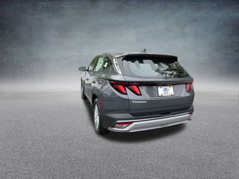 Certified 2025 Hyundai Tucson SE image 19