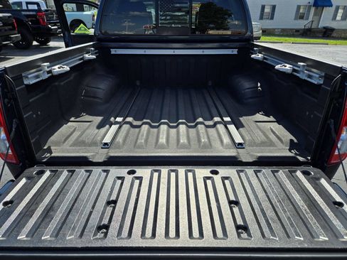 Used 2017 Nissan Frontier PRO-4X w/ Pro-4x Luxury Package AWD/4WD image 43