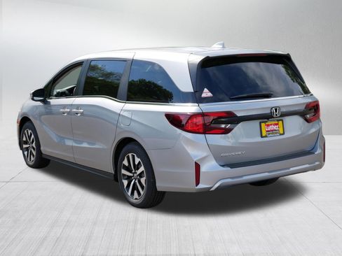 Certified 2026 Honda Odyssey EX-L image 5