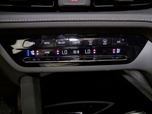 Used 2023 Buick Envision Avenir AWD/4WD image 24