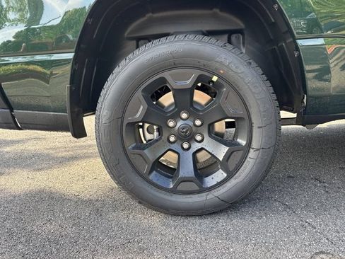 New 2026 RAM 1500 Express AWD/4WD image 17