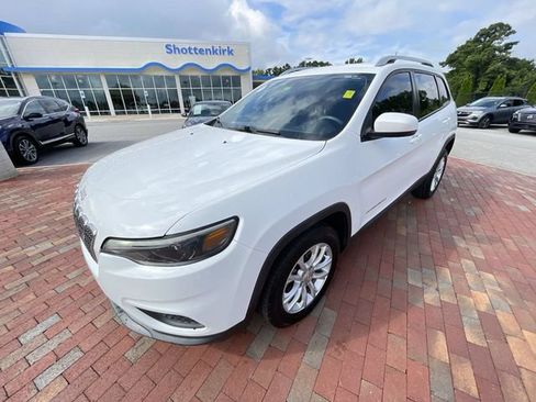 Used 2021 Jeep Cherokee Latitude FWD image 26