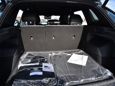 New 2026 Volkswagen Tiguan SE R-Line image 25