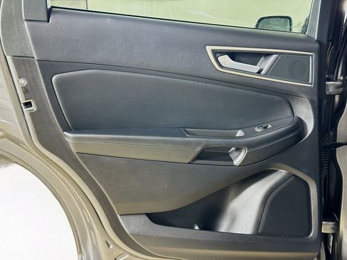 Used 2024 Ford Edge SEL image 17