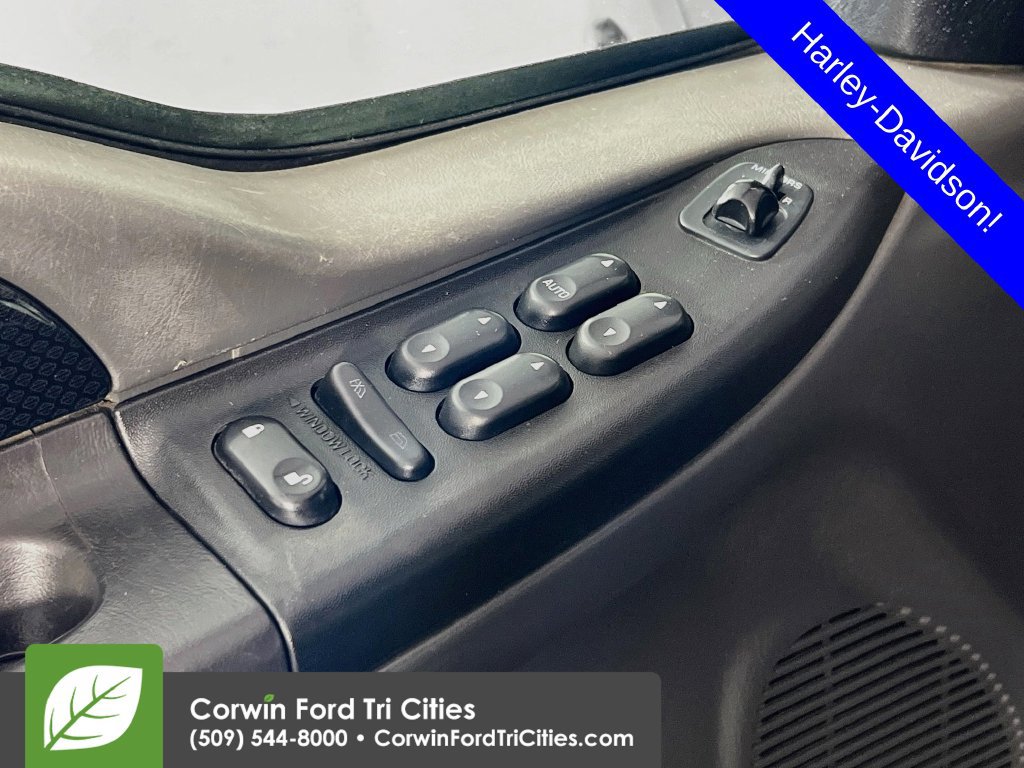 Used 2005 Ford F350 Harley-Davidson AWD/4WD image 11
