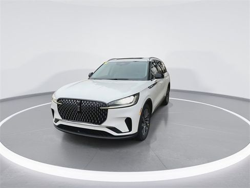 New 2026 Lincoln Aviator Premiere image 3