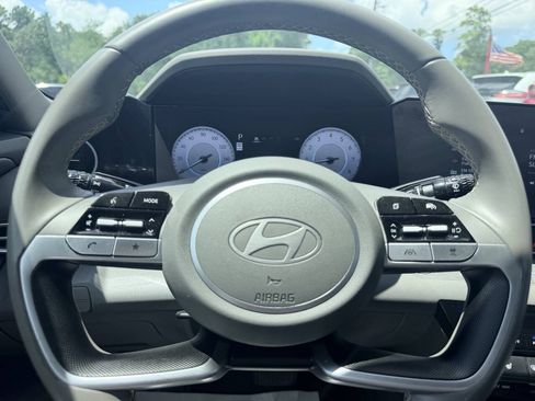 Used 2025 Hyundai Elantra SEL FWD image 24