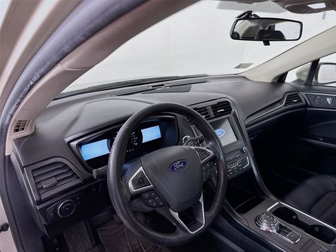 Used 2018 Ford Fusion SE w/ Equipment Group 201A image 6