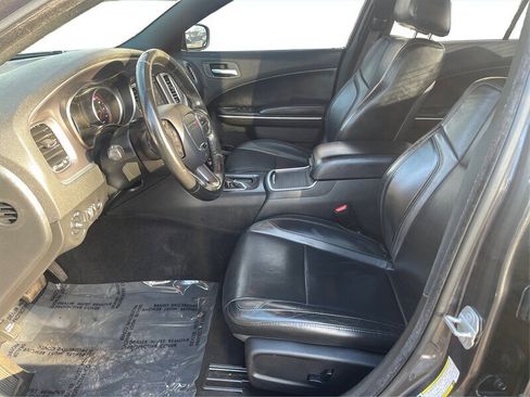 Used 2019 Dodge Charger SXT w/ Leather Interior Group image 10