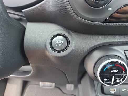 Certified 2026 Hyundai Venue SEL FWD image 20