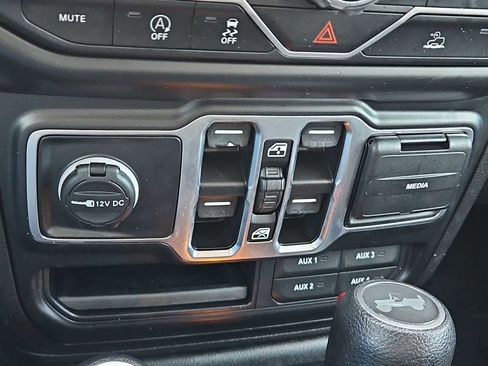 Used 2022 Jeep Wrangler Unlimited Willys image 36