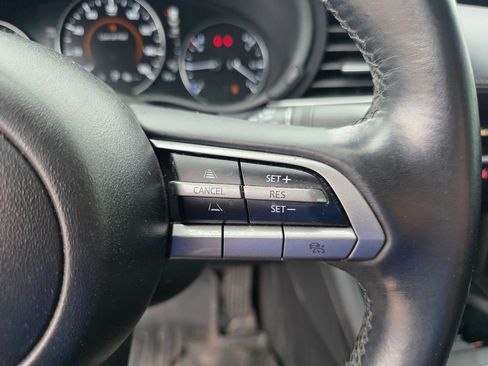 Used 2022 MAZDA MAZDA3 s image 24