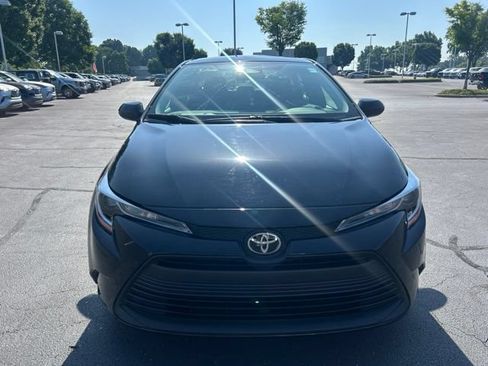 Used 2025 Toyota Corolla LE FWD image 2
