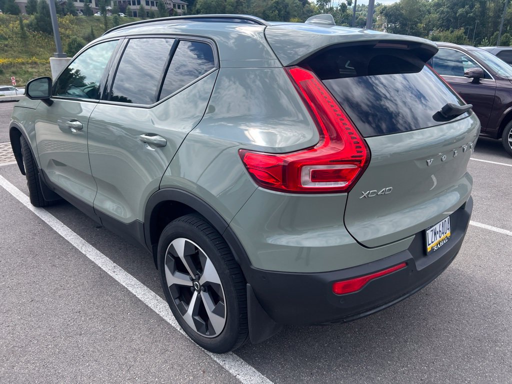 Used 2023 Volvo XC40 B5 Plus w/ Driver Assist Package AWD/4WD image 17