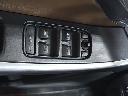Used 2016 Volvo XC60 T5 Premier w/ Proximity Package FWD image 21