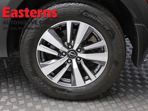 Used 2022 Nissan Pathfinder SL AWD/4WD image 8