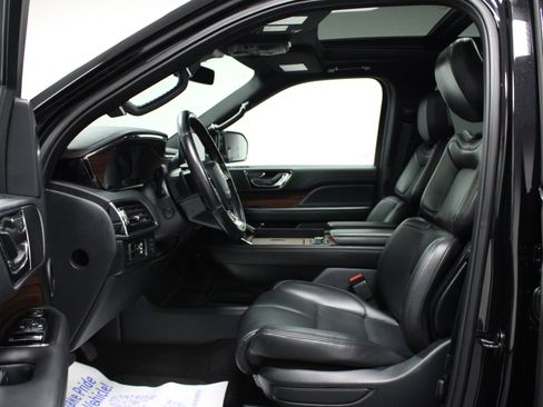Used 2023 Lincoln Navigator L 2WD image 12