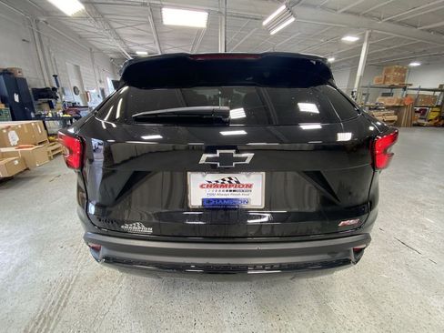 Used 2024 Chevrolet Trax RS w/ Sunroof Package FWD image 40