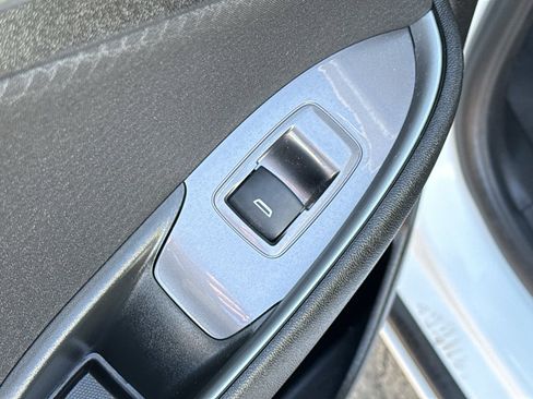 Used 2024 Chevrolet Malibu LT image 31