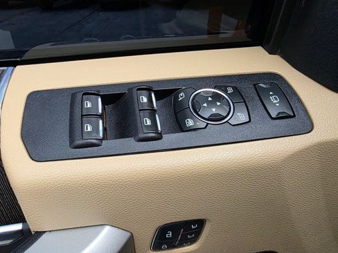 Used 2021 Ford F250 Lariat w/ Lariat Value Package AWD/4WD image 26