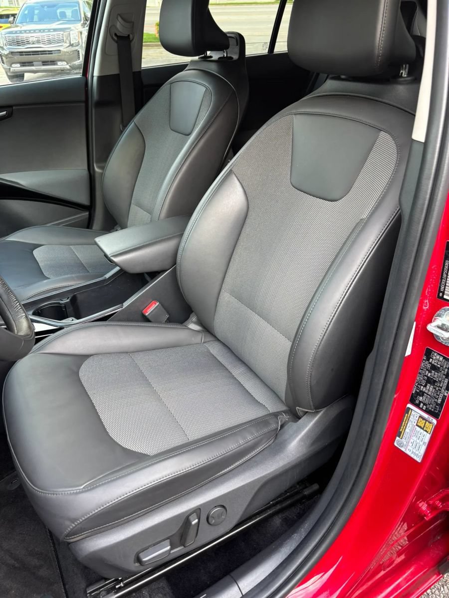 Used 2023 Kia Niro EX FWD image 12