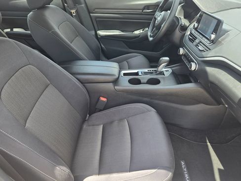 Used 2024 Nissan Altima 2.5 S FWD image 13