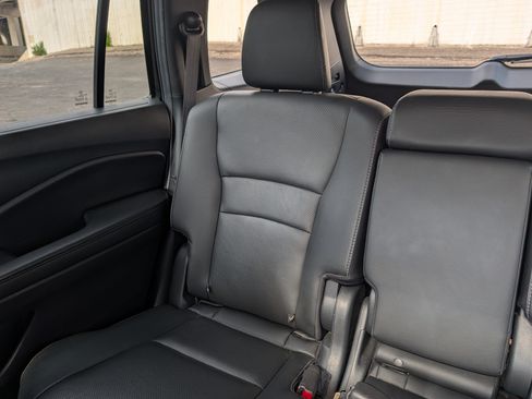 Used 2023 Honda Passport EX-L image 12