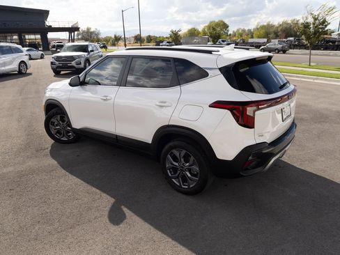 Used 2024 Kia Seltos S image 4