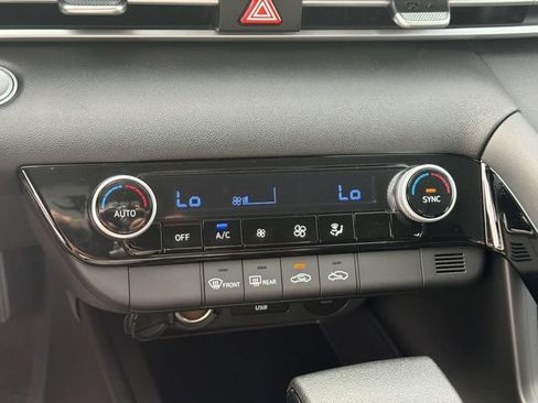 New 2026 Hyundai Elantra Hybrid FWD image 32