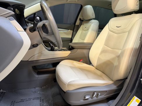 Used 2020 Cadillac XT5 Premium Luxury FWD image 5
