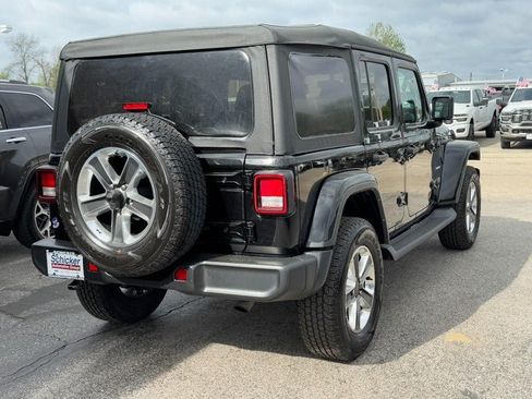 Used 2022 Jeep Wrangler Unlimited Sahara AWD/4WD image 3