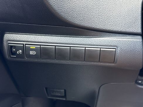 Used 2021 Toyota Corolla SE FWD image 16