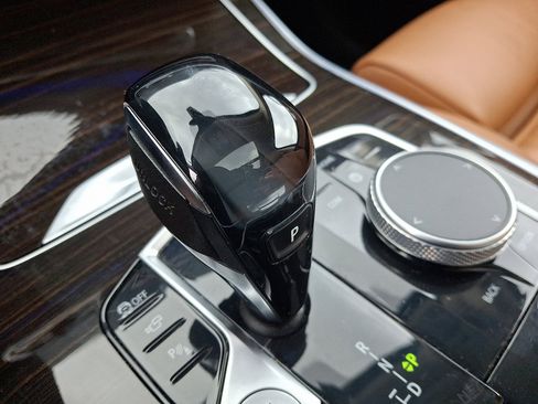 Used 2021 BMW X7 xDrive40i w/ Premium Package image 14