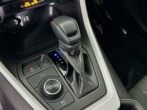 Used 2024 Toyota RAV4 Hybrid Woodland image 21