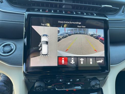 Used 2023 Jeep Grand Cherokee L Limited w/ Luxury Tech Group II image 22