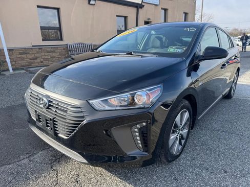 Used 2019 Hyundai Ioniq Plug-In Hybrid image 1